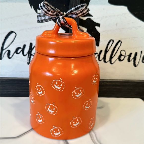 🎃Rae Dunn TREATS Canister - Picture 3 of 6